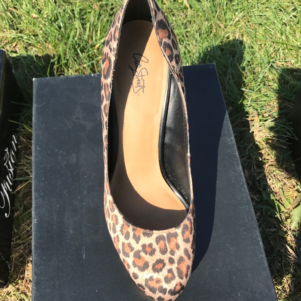 Cheetah print pumps